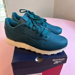 Reebok teal low-top sneakers with white sole